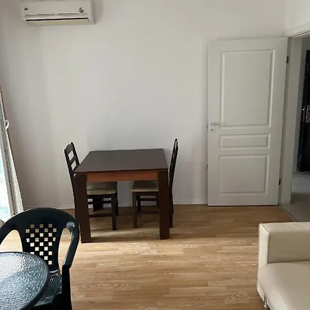 Romance Marine 2 Bedroom Private Apartament Апартамент